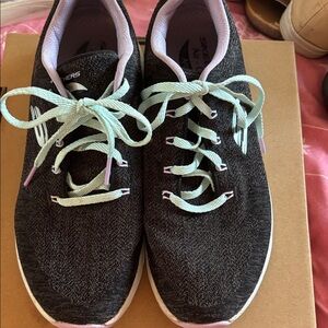 Skechers Women's Black and Mint Sneakers